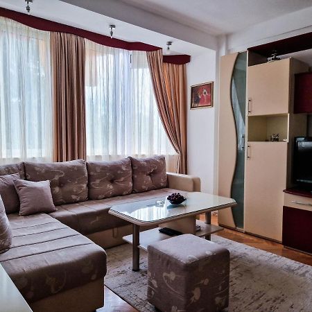 קומאנובו Boulevard Apartments מראה חיצוני תמונה
